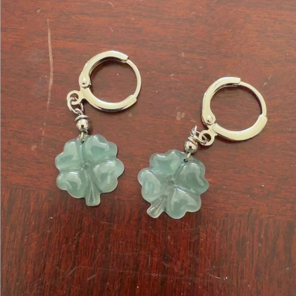 Elegant Silver and Green Jade  Clover Earrings
